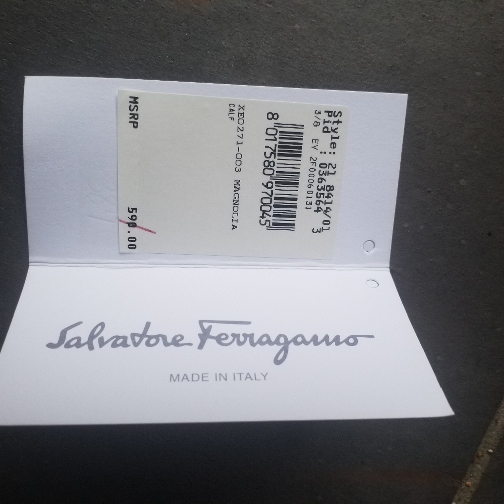 Gorgeous Ferragamo Shoulder Bag - Picture 7 of 9